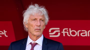 MURCIA, SPAIN - JUNE 09: Jose Nestor Pekerman, Manager of Venezuela looks on prior to the international friendly match between Saudi Arabia and Venezuela at Estadio Enrique Roca on June 09, 2022 in Murcia, Spain. (Photo by Fran Macia/Quality Sport Images/Getty Images)