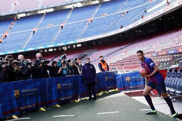 Presentación del jugador francoguyanés, Jean-Clair Todibo, como nuevo jugador del Fútbol Club Barcelona. 