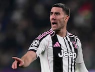 Juventus' Serbian forward #09 Dusan Vlahovic reacts during the UEFA Champions League - league phase day 4 football match between Juventus and Sporting CP at the Allianz stadium in Turin, on November 4, 2025. (Photo by Marco BERTORELLO / AFP)
