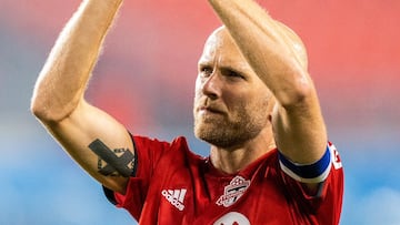 El histórico futbolista del Team USA y quien militó con Toronto FC desde hace ya varias temporadas, confirmó su adiós a las canchas.