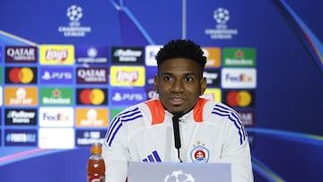 Blakcman, en la rueda de prensa en el Metropolitano.