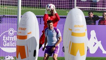 Valladolid. 10/10/2023. Entrenamiento Real Valladolid.
Pezolano y John Victor
Photogenic/Miguel Ángel Santos