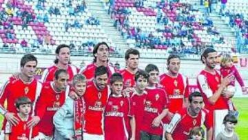 <b>EN SUS MANOS. </b>Jose González apuesta por el grueso de futbolistas que el pasado domingo derrotaron al Betis.
