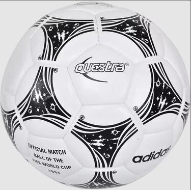 Inspirándose en la exploración espacial de la nación anfitriona, EE. UU., las tríadas del Questra estaban decoradas con planetas, estrellas y cohetes.