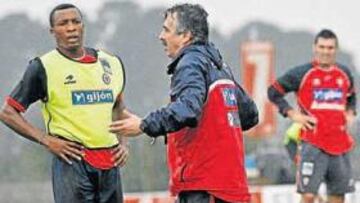 <b>CON PACIENCIA. </b>El Sporting, por recomendación de José Fernández, todavía espera a Congo.