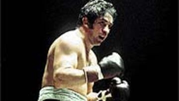 <b>EL MITO.</B> Consiguió el récord español de 27 victorias consecutivas por KO.