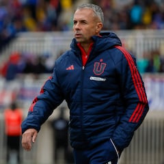 A Gustavo Álvarez le preguntan por el Superclásico ante Colo Colo y dice esto: los hinchas lo apoyan