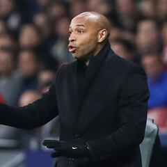 Thierry Henry no perdona a Todd Boehly: “Europa no funciona así”