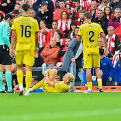 Van de Beek passa pela sala de operações e se despediu da temporada