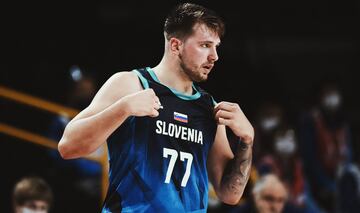 La selección eslovena de baloncesto, comandada por Luka Doncic, se ha impuesto a la selección argentina por 100-108. Luka ha anotado 48 puntos en el encuentro igualando la segunda mejor marca de la historia de los Juegos Olímpicos.