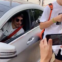 La afición implora a Carlos Soler: “No te vayas al Barça como Paco Alcácer”