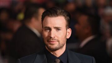 Chris Evans asiste a la cena de reencuentro de sus antiguos compañeros de instituto