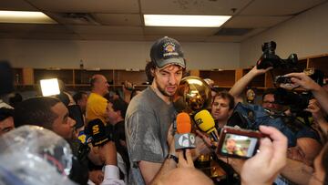 Pau Gasol of the Los Angeles Lakers celebrates victory following Game 5 of the NBA Finals against the Orlando Magic at Amway Arena on June 14, 2009 in Orlando, Florida. The Lakers won the National Basketball Association championships defeating Orlando 99-86 for their 15th title and first since 2002. AFP PHOTO / Stan Honda