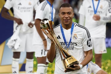 El Real Madrid gana por cuarta vez el trofeo de la competición Intercontinental. Mbappé, feliz por el triunfo.