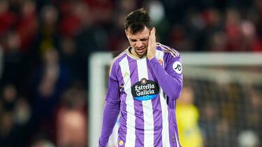 MALLORCA, SPAIN - JANUARY 07: Oscar Plano of Real Valladolid CF reacts during the La Liga Santander match between RCD Mallorca and Real Valladolid CF at Estadi Mallorca Son Moix on January 07, 2023 in Mallorca, Spain . (Photo by Cristian Trujillo/Quality Sport Images/Getty Images)
