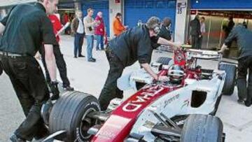 <b>EN ESPERA. </b>Roldán Rodríguez puede convertirse en el segundo piloto español en la parrilla de 2008.