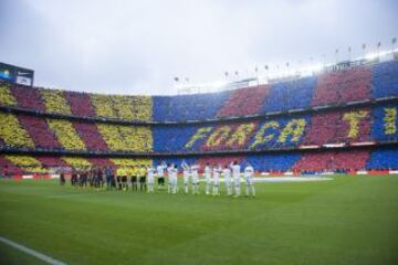 Partido de Liga correspondiente a la décima jornada de liga entre el Barcelona y el Real Madrid en el Camp Nou.