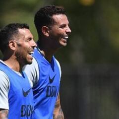 Boca piensa en otro esquema para la fórmula Cardona - Tévez