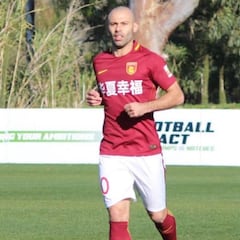 Mascherano ya luce con el Hebei