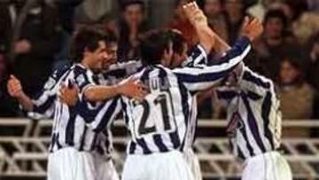 <b>ASPIRA AL LIDERATO.</B> La Real tratará de repetir esta imagen para intentar acabar la jornada como líder.