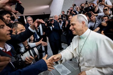 Pope Leo XIV signed a ball for a baseball fan but demanded to know: ‘White Sox or Cubs?’