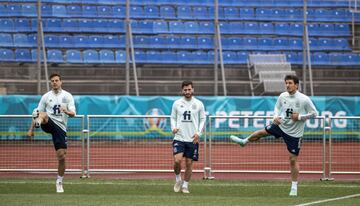 César Azpilicueta, José Luis Gayá y Mikel Oyarzabal.