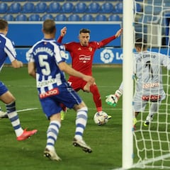 Barja alivia a Osasuna y pone al Alavés al borde del abismo