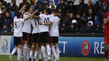 El Benfica celebra un gol en la final de la Youth League ante el Salzburgo.