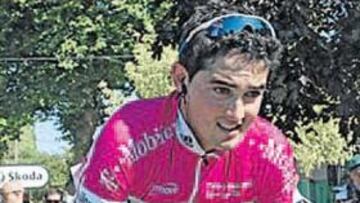 <b>EL JUEZ LLAMARÁ A CICLISTAS.</b> El juez Antonio Serrano ha aceptado el recurso del Ministerio Fiscal de llamar a declarar a algunos de los 58 ciclistas relacionados en el sumario de la Operación Puerto. Quizá a la mayoría. Aunque el dopaje no está penado en España, los corredores cometerían un delito de perjurio si, interrogados por el juez, negaran haberse dopado y luego se demostrara lo contrario. Los ocho ciclistas a los que se les ha detectado EPO en el plasma no podrán mentir.