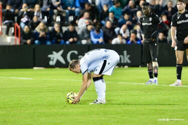 Aprobados y suspensos del Ceuta: Prestigio y oxígeno