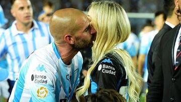 Racing suma una nueva hincha: nació Guadalupe López Blanco, hija de Licha y Mechi