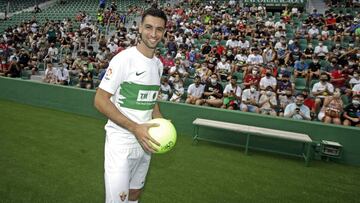 07-09-21 
 ELCHE 
 PRESENTACION JUGADOR PASTORE