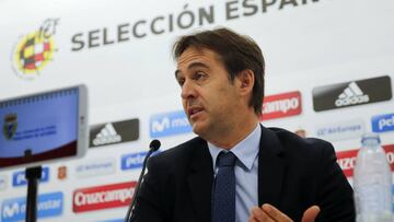 Lopetegui en la conferencia de prensa de la presentaci&oacute;n del Espa&ntilde;a - Israel. 