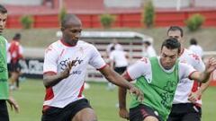 Barral: "La responsabilidad no es de los delanteros"