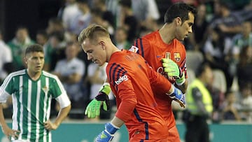 Claudio Bravo es sustituido por el alemón Marc-André Ter Stegen ayer ante el Betis.
