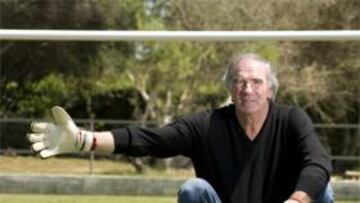 San Mamés homenajea el 50 aniversario del debut de Iribar