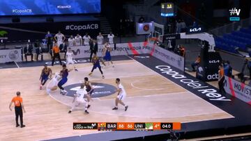 La falta que reclama Unicaja a falta de 0,4 segundos y que podía haber eliminado al Barça