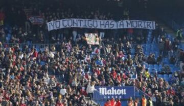 El estadio Vicente Calderón acogió el entrenamiento ante sus aficionados.