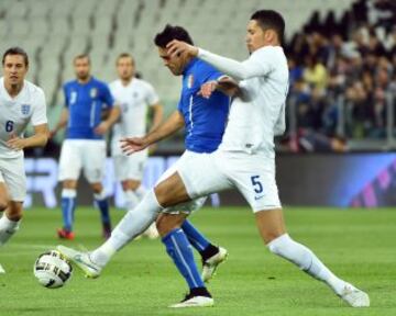 Citadin Eder y Chris Smalling.