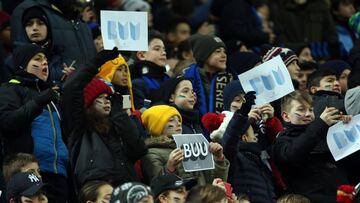 11.000 ni&ntilde;os acudieron al Meazza para participar en una iniciativa antirracista