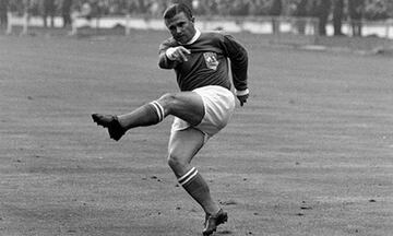 Sinónimo de gol con la Hungría más poderosa de la historia, así como con el invencible Real Madrid que conquistó el fútbol europeo. Fue subcampeón mundial y en dos ocasiones de la Eurocopa; además, fue elegido como el máximo goleador del siglo XX por la FIFA.