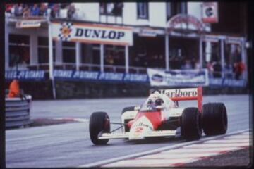 Alain Prost logró el Campeonato del Mundo de Fórmula 1 a los mandos del Mclaren MP4/2B.