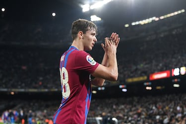 Tras una buena temporada en Segunda B con el Barça B, el centrocampista formado en La Masía disputó 37 partidos esa temporada, anotando 2 goles. Fue una apuesta personal de Koeman que respaldó Xavi y que se hizo rápidamente con un sitio ante la ausencia de Pedri por lesión. Tras aquella temporada, ante la ausencia de oportunidades, marchó cedido al Valencia, donde fue pieza importante en una temporada complicada. En 2023 marcharía al Porto, y dos temporadas después, el Manchester City de Pep Guardiola se haría con él a cambio de 60 millones. Por estas dos operaciones el Barça recibió más de 21 millones de euros, 
