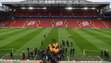 El Roma al pisar el estadio de Anfield, donde hoy se enfrenta a los reds.