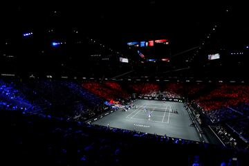 Vista general del partido de dobles entre entre Rafa Nadal y Roger Federer, equipo Europa; y Jack Sock y Frances Tiafoe, equipo Mundial.