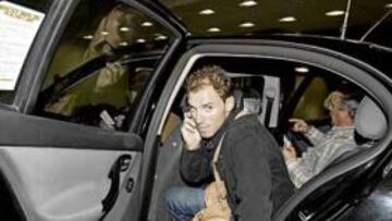 <b>EN RUTA. </b>Alejandro Valverde llegó anoche al hotel de Barcelona donde se concentró la Selección. Hoy sale hacia a Stuttgart con el resto de sus compañeros.