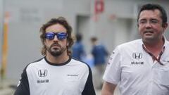 Fernando Alonso no est&aacute; contento con el rendimiento del motor Honda.