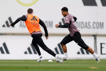 Mbappé afila los cuchillos