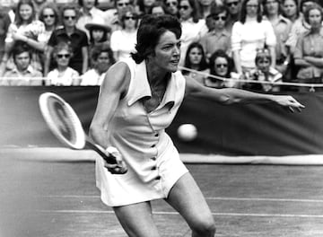 Ha conseguido proclamarse 11 veces Campeona del Open de Australia, 7 de esos consecutivos en 1960, 1961, 1962, 1963, 1964, 1965, 1966, 1969, 1970, 1971, 1973.