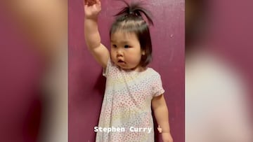 Esta niña arrasa en la red: con solo un año imita a la perfección los gestos de Curry, Pau, Giannis...